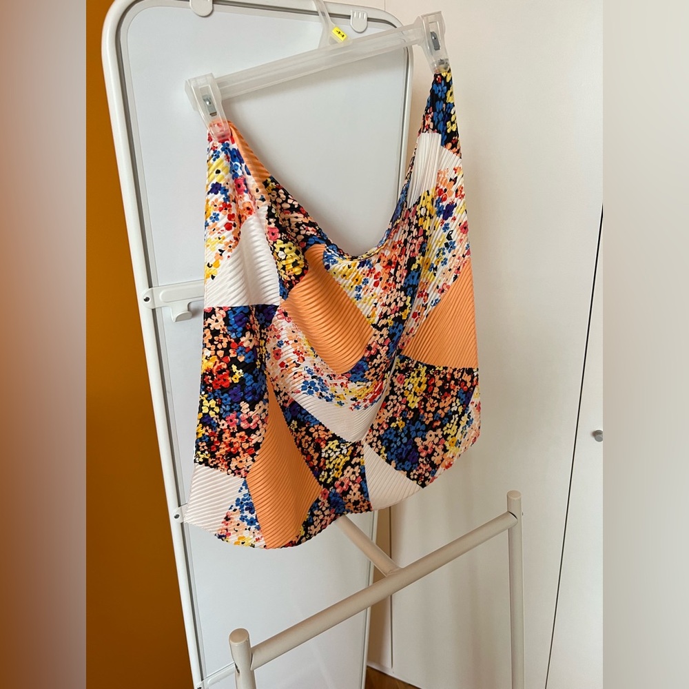 Stradivarius patterned scarf